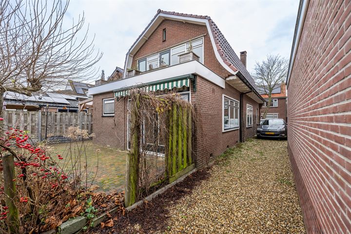 Bekijk foto 30 van Hobbemastraat 18