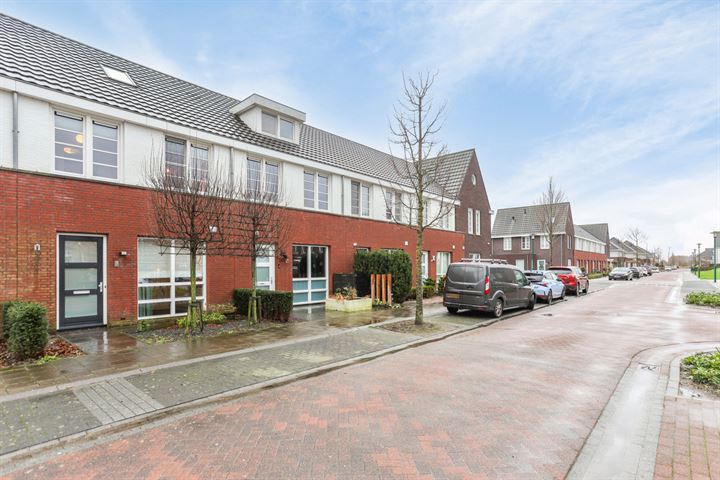 Bekijk foto 32 van Klavierstraat 52