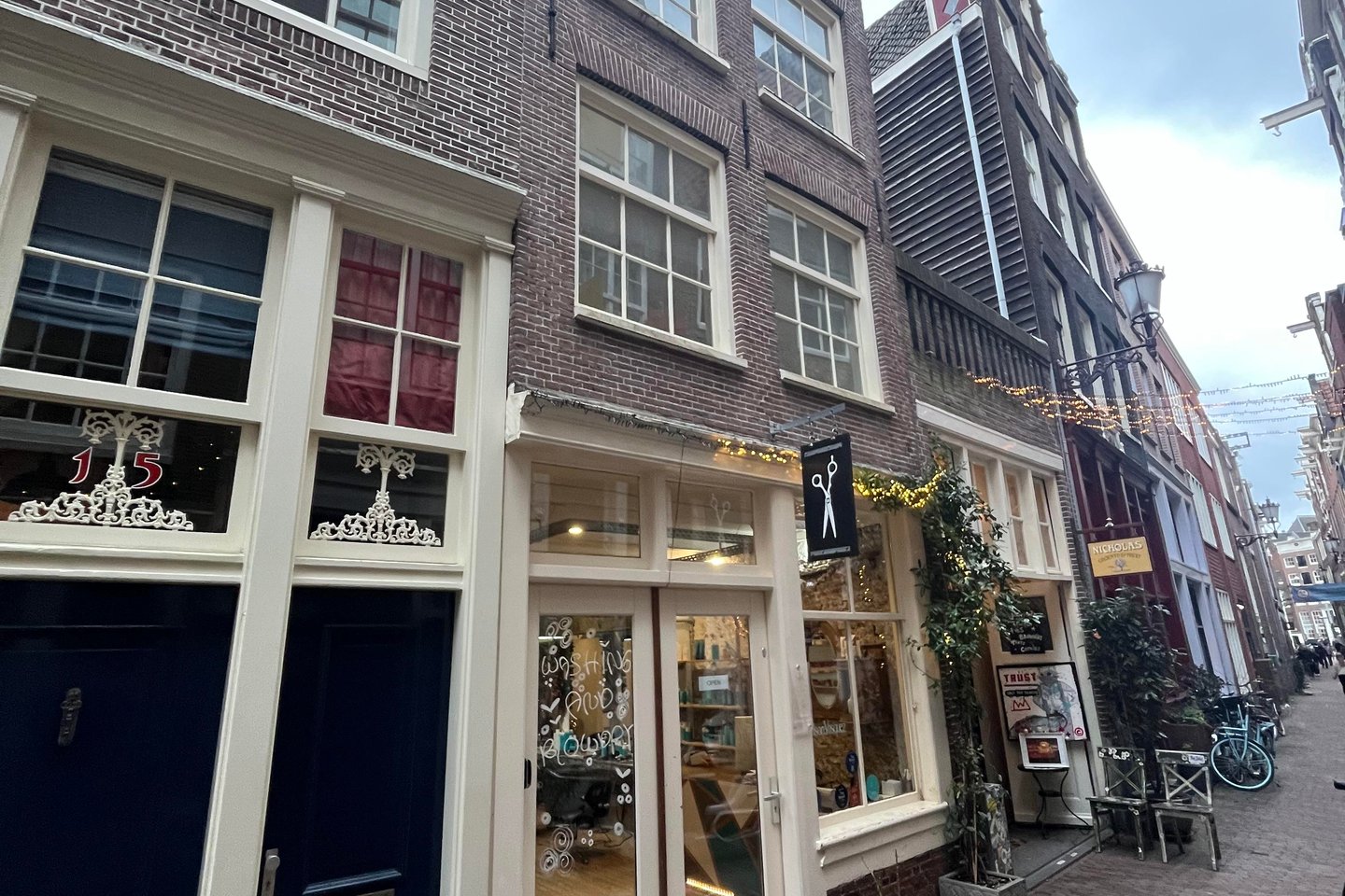 Bekijk foto 1 van Sint Nicolaasstraat 17-H