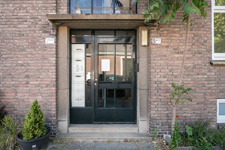 Bekijk foto 48 van Willem Schürmannstraat 5-A