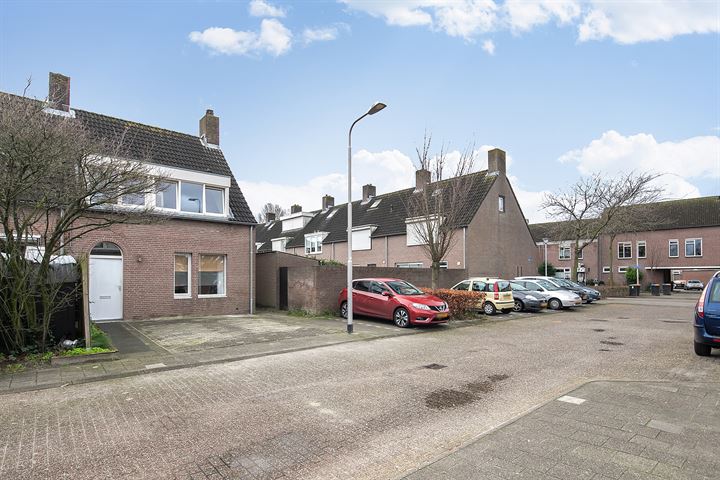 Bekijk foto 31 van Boskoopstraat 24