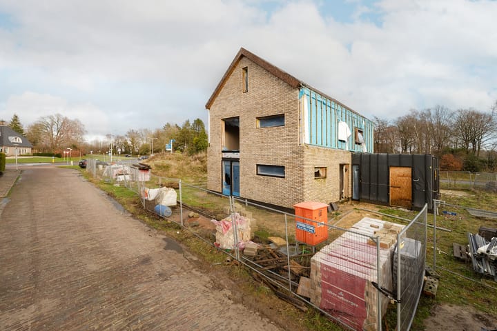 Foto 2 van Oude Rossumerstraat 1