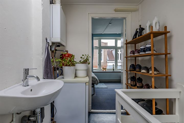 Bekijk foto 35 van Martenstraat 9