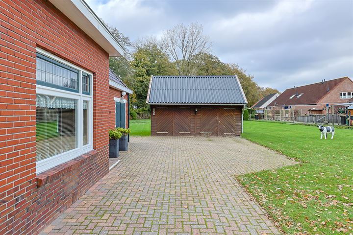 View photo 9 of Taarloseweg 1