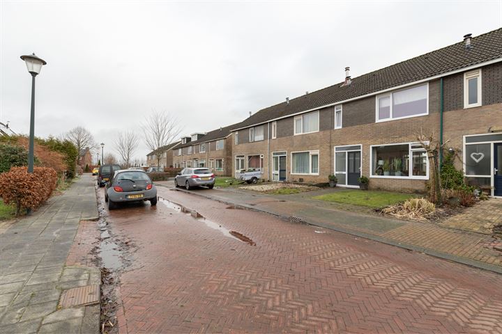 Bekijk foto 2 van Wigbold van Ewsumstraat 39