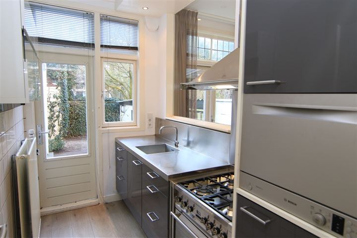 View photo 4 of Van der Horststraat 6-B