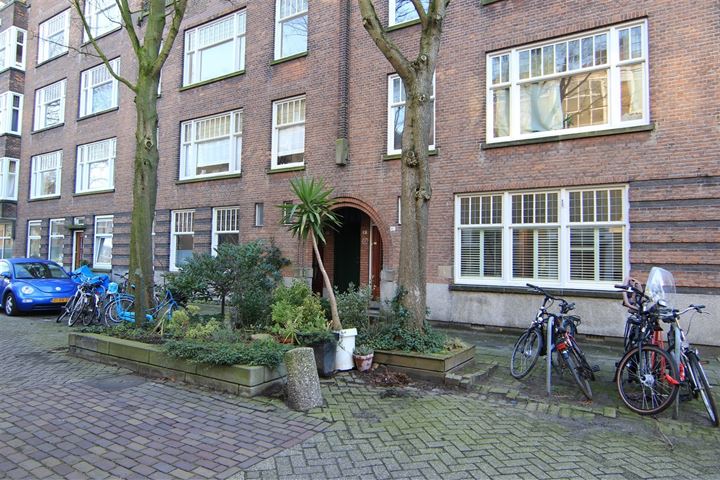 View photo 2 of Van der Horststraat 6-B