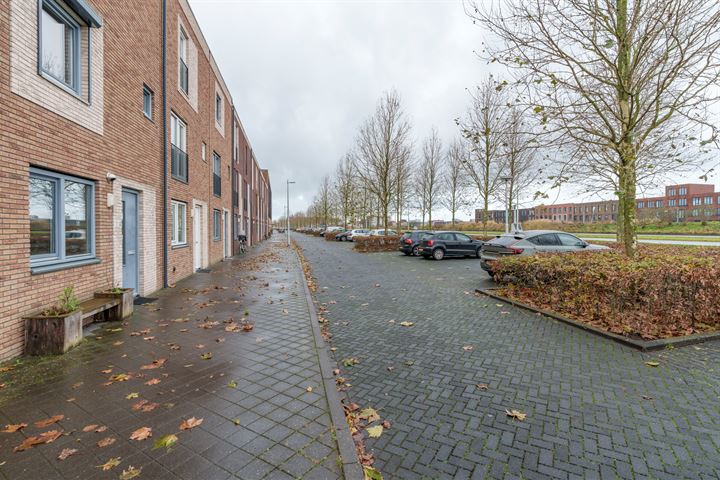 Bekijk foto 42 van Valeriaanweg 113