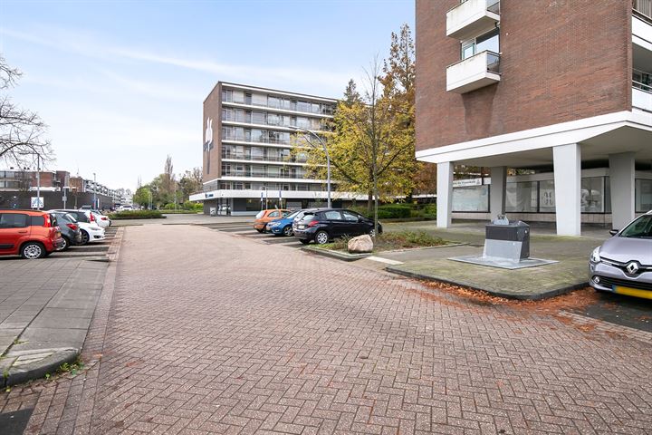 Bekijk foto 43 van van Baerlestraat 141