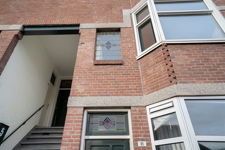 Bekijk foto 4 van dr. Abraham Kuyperstraat 9