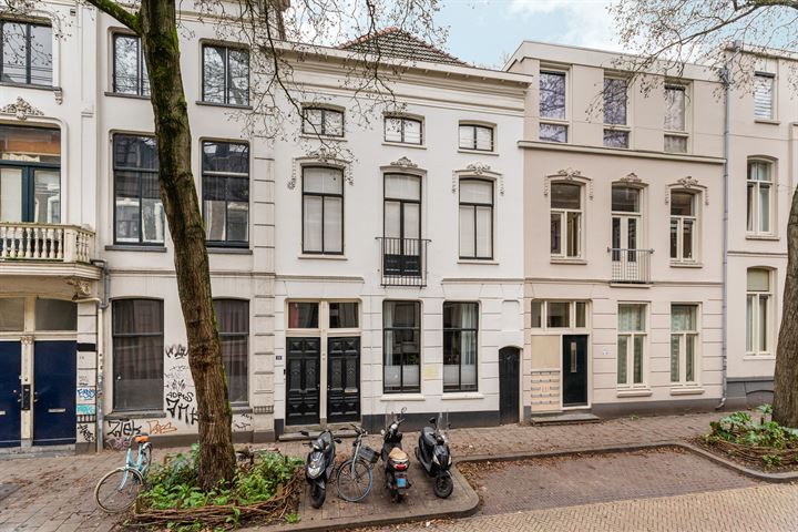 Bekijk foto 1 van Hertogstraat 8