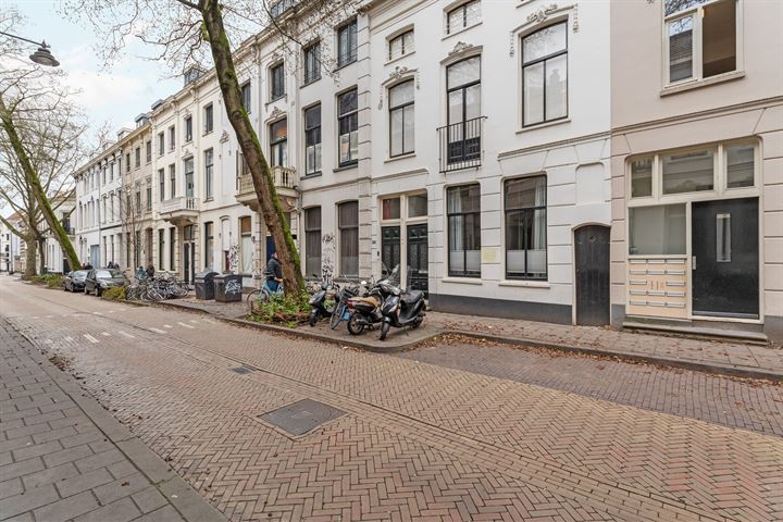 Bekijk foto 3 van Hertogstraat 8