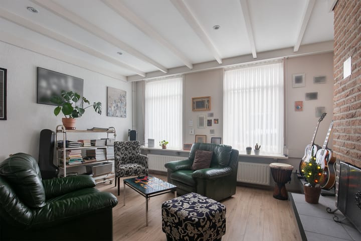 Photo 12 of Oosterstraat 10