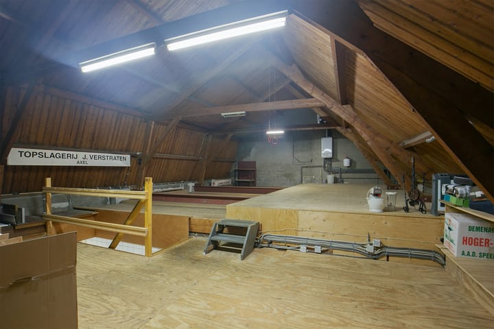 Photo 23 of Oosterstraat 10