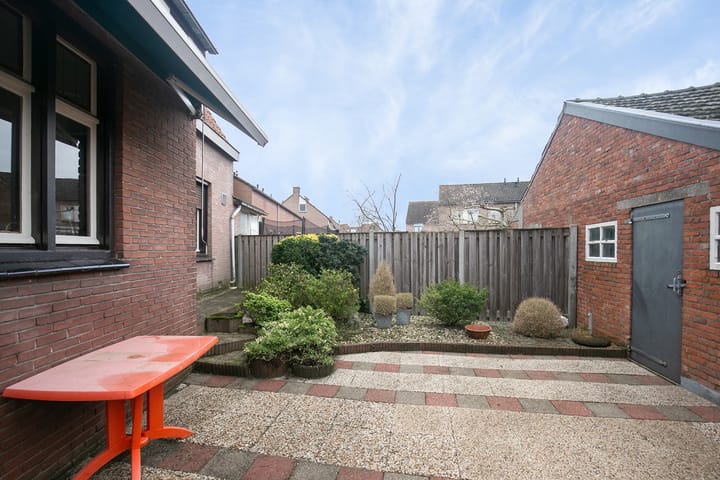 Photo 24 of Oosterstraat 10