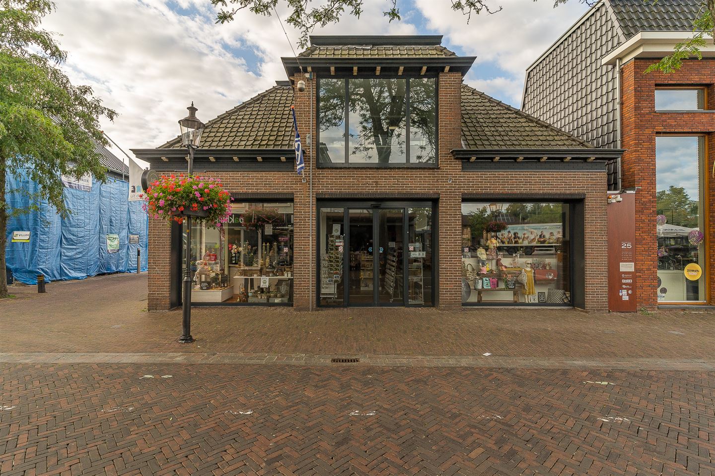 Bekijk foto 1 van Dorpsstraat 23