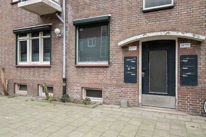 View photo 5 of Madeliefstraat 37-A