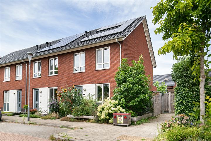 Bekijk foto 32 van Fluweelboomstraat 8