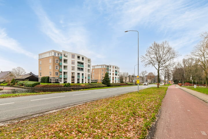 Bekijk foto 4 van R.J. Nieuwoldstraat 18