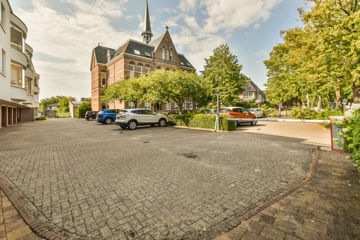 Bekijk foto 48 van Kloosterhof 11