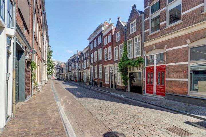 View photo 31 of Grotekerksbuurt 32-B