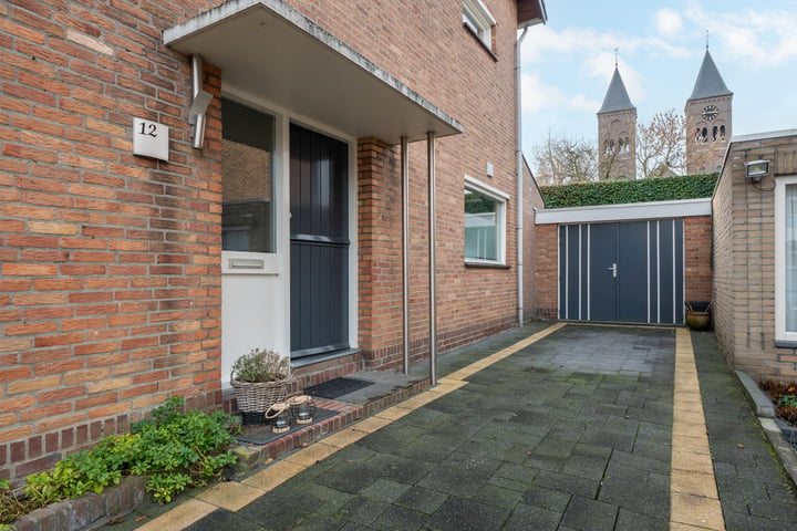 Bekijk foto 32 van Pastoor Heijnenstraat 12