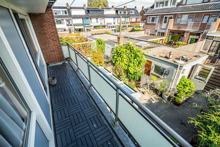 View photo 33 of Irenestraat 32