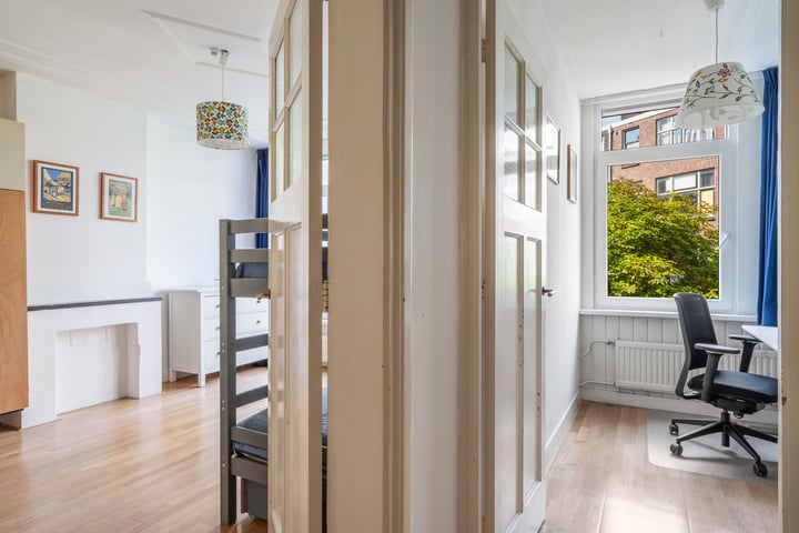 Bekijk foto 32 van Graaf Florisstraat 33-B