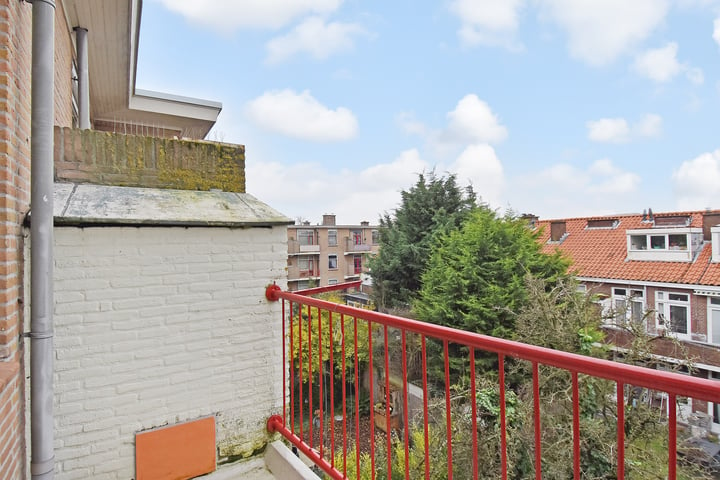 View photo 19 of Woudenbergstraat 109