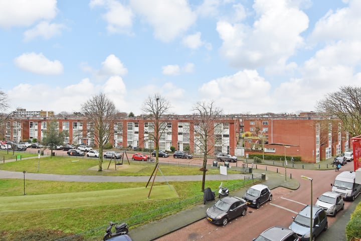 View photo 25 of Woudenbergstraat 109