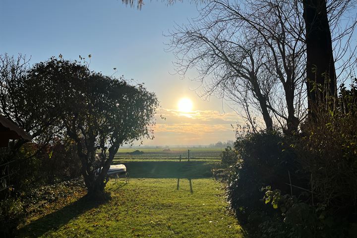 Bekijk foto 33 van Dovenetelhof 25