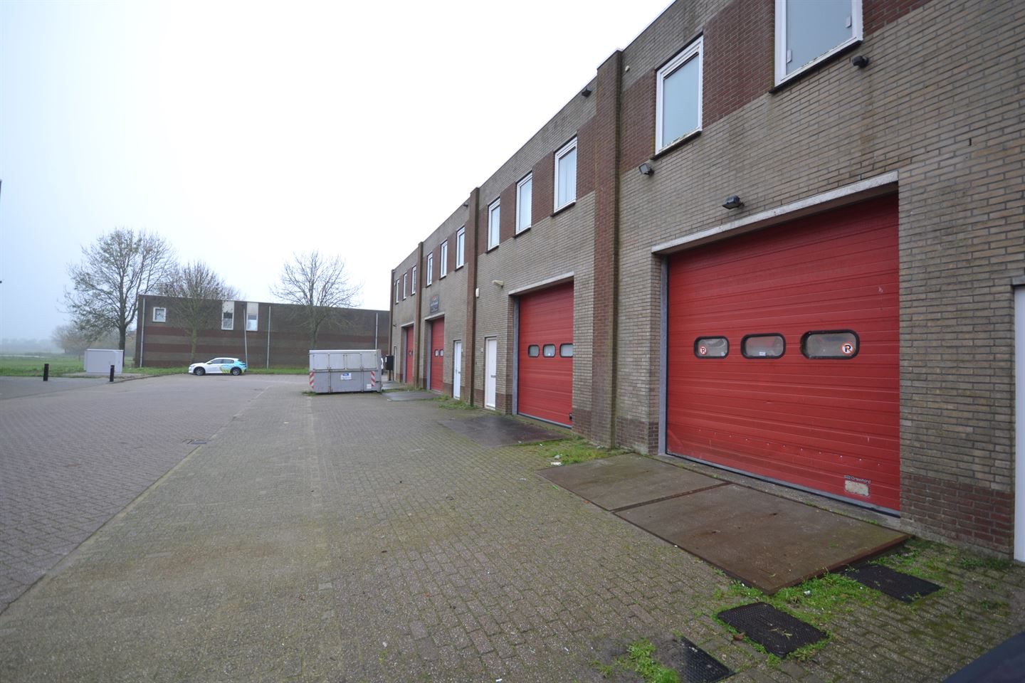 View photo 2 of Nijverheidstraat 33-d