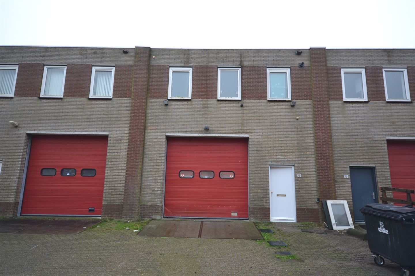 View photo 1 of Nijverheidstraat 33-d