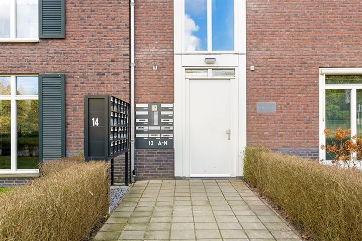 Bekijk foto 30 van Nicolaas van Eschstraat 12-H