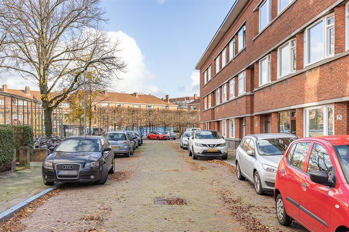 Bekijk foto 30 van van Gaesbekestraat 39