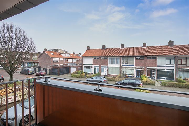 View photo 33 of Kamperfoeliestraat 35