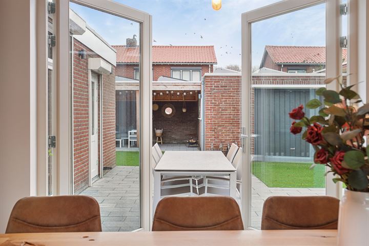 Bekijk foto 16 van Wertastraat 8