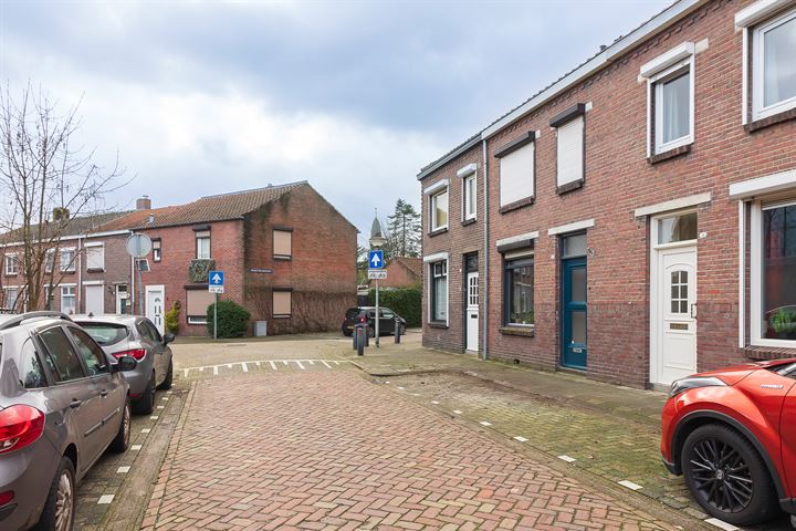 Bekijk foto 34 van Jeroen Boschstraat 3