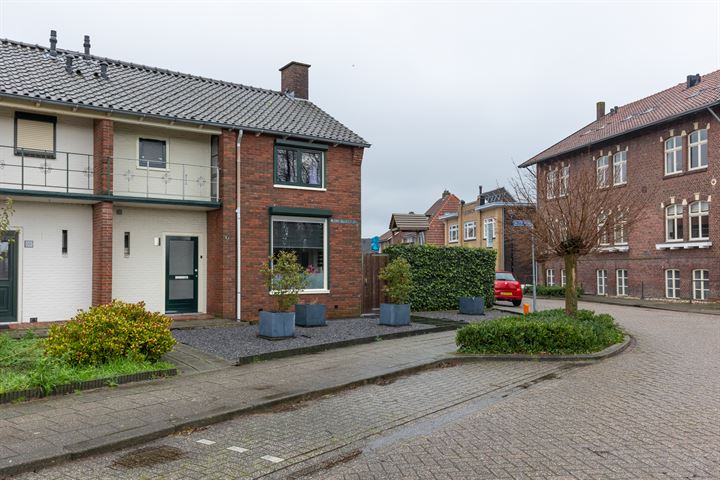 Bekijk foto 3 van Kleine Parallelweg 37