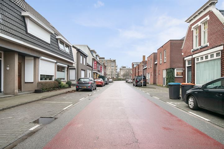 Bekijk foto 40 van Zwedeweg 26