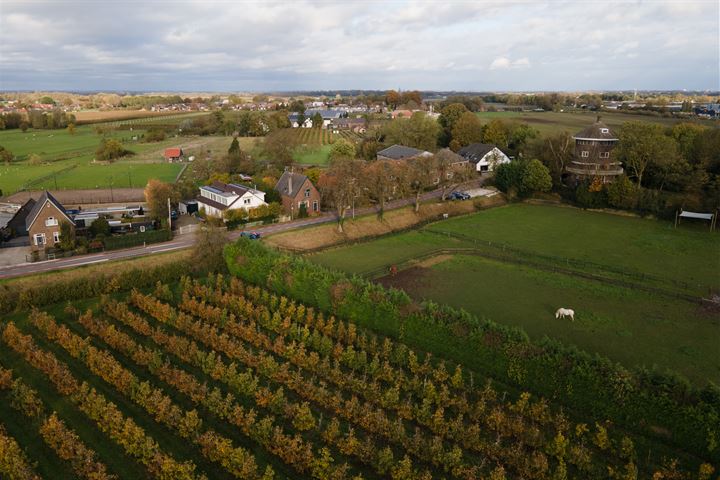 Bekijk foto 48 van Lingedijk 16