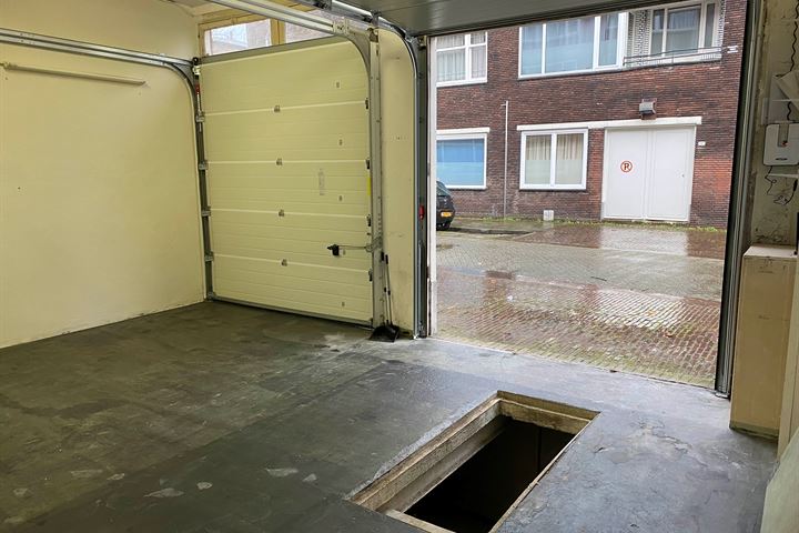 Bekijk foto 2 van Pascalstraat (garage)