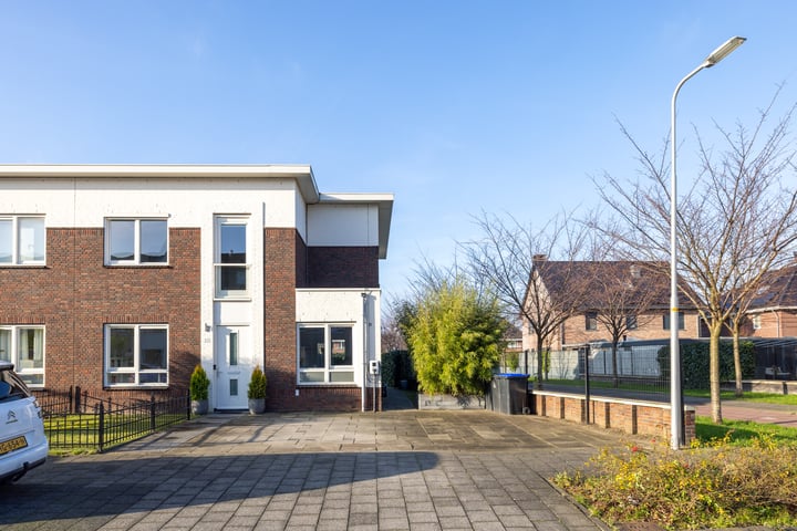 Bekijk foto 36 van Duindigtstraat 22