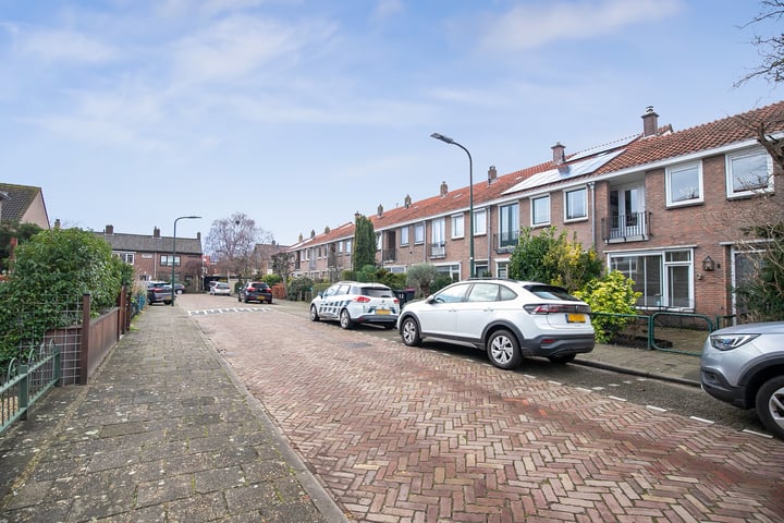 Bekijk foto 43 van Trompstraat 8