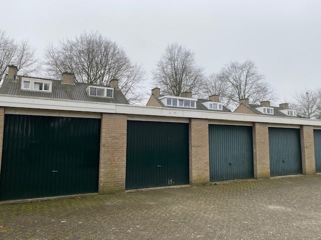 Bekijk foto 2 van Bisschop Zwijsenplein 23b GARAGE