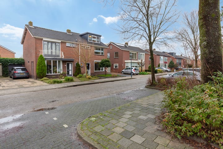 Bekijk foto 6 van Beatrixstraat 52