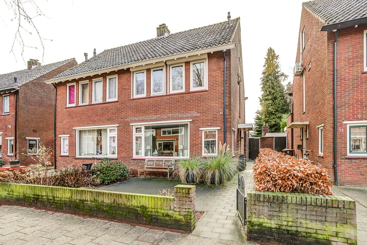 Bekijk foto 1 van Rozenstraat 39