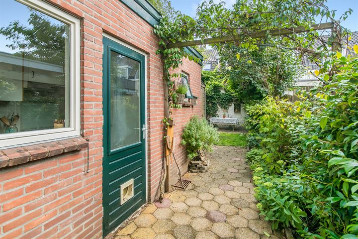 View photo 24 of Bloemstraat 58