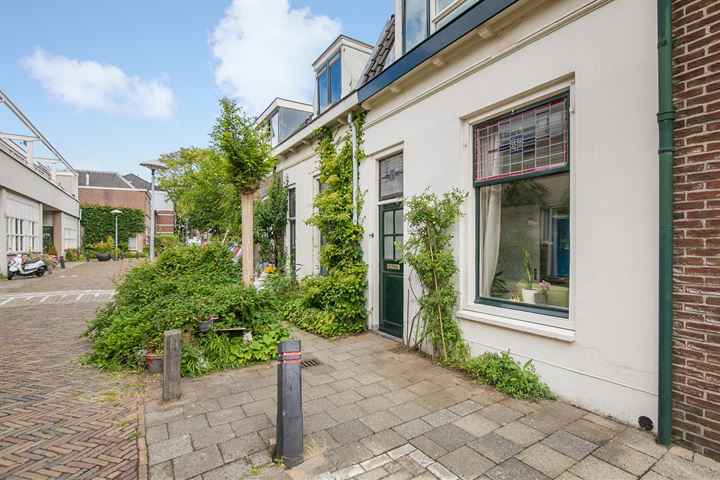 View photo 46 of Bloemstraat 58