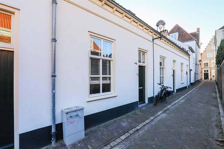 Bekijk foto 1 van Kleine Kerkstraat 8